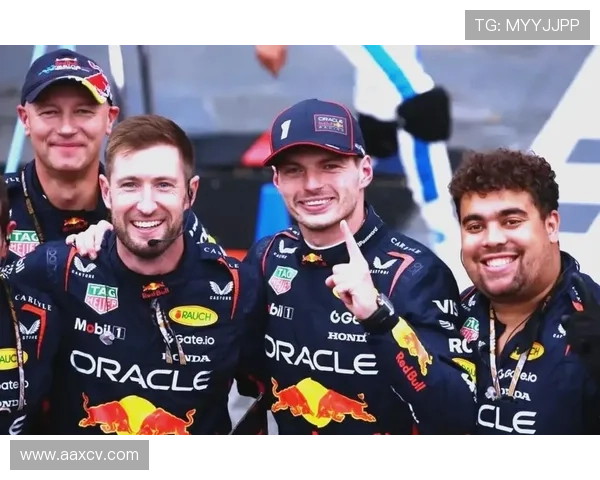 F1赛季进入白热化阶段 各车队备战新一轮赛事争夺世界冠军 F1赛季进入白热化阶段 各车队备战新一轮赛事争夺世界冠军