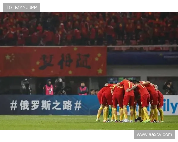 中国足球队迎战强敌亚洲杯赛场全力争胜目标冲击四强
