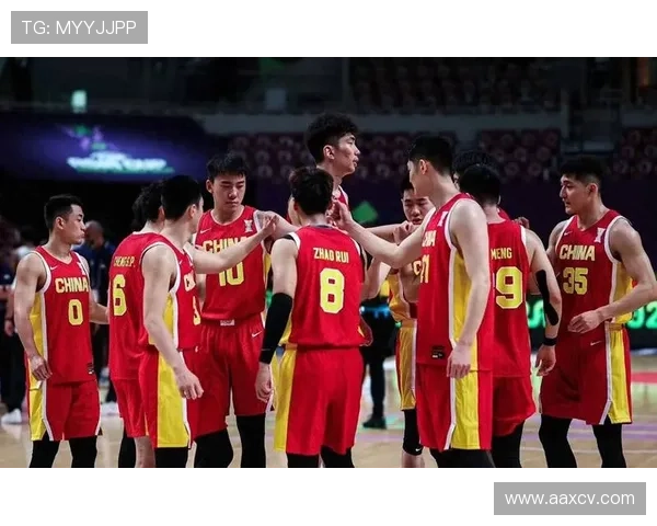 中国男篮备战世界杯迎关键对决 球员状态回升全力冲击四强目标