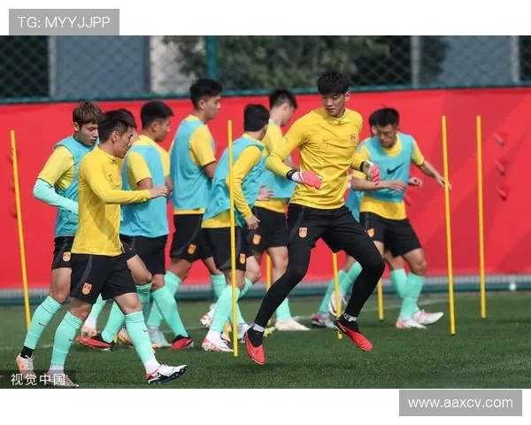 国足新帅首秀告捷年轻阵容展现速度与拼搏精神引热议球迷期待未来表现提升 国足新帅首秀告捷年轻阵容展现速度与拼搏精神引热议球迷期待未来表现提升