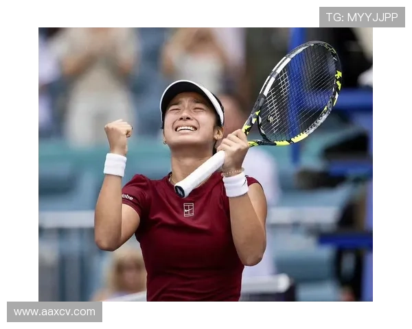 网球新星崛起:年仅18岁中国选手勇夺国际巡回赛单打冠军 网球新星崛起:年仅18岁中国选手勇夺国际巡回赛单打冠军