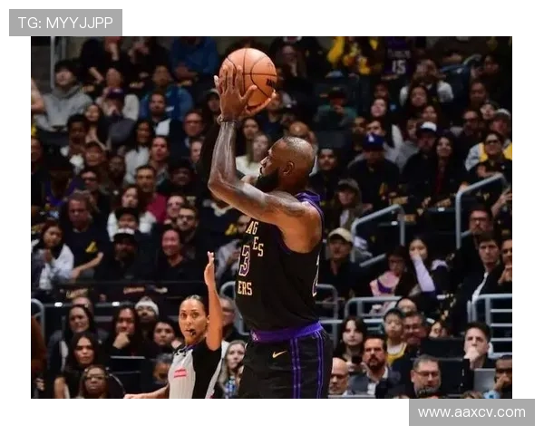 詹姆斯复出战力全开 湖人击败勇士迎来四连胜