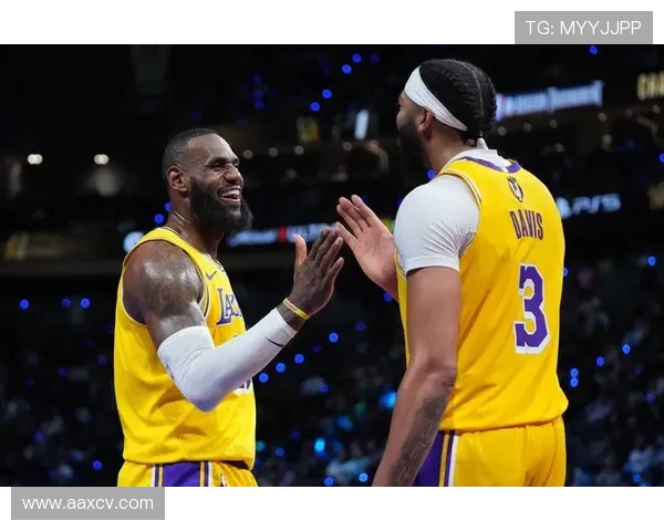 詹姆斯领衔湖人击败勇士 获得本赛季第三场大胜 引领球队连胜势头